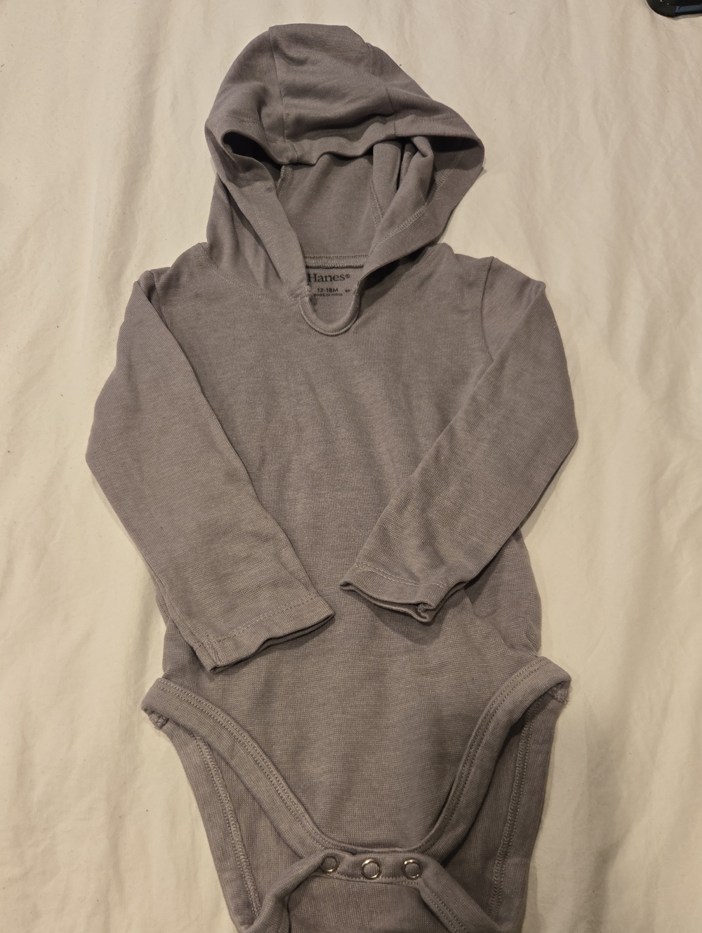 Two Pack Hanes 12-18MO Hooded Long-Sleeve Onesie in Light Gray